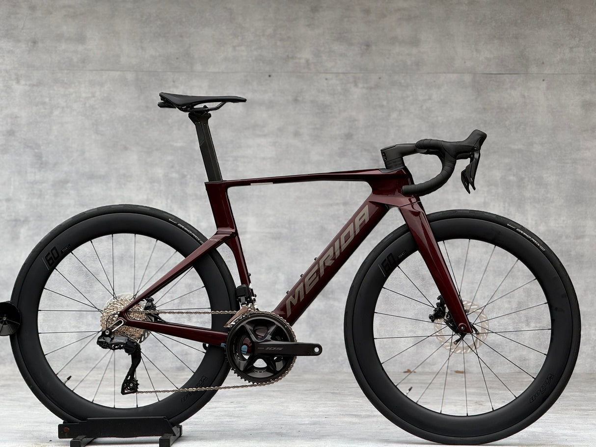 Merida Reacto 6000 Road Bike Carbon 105 (Passion Red Grey)