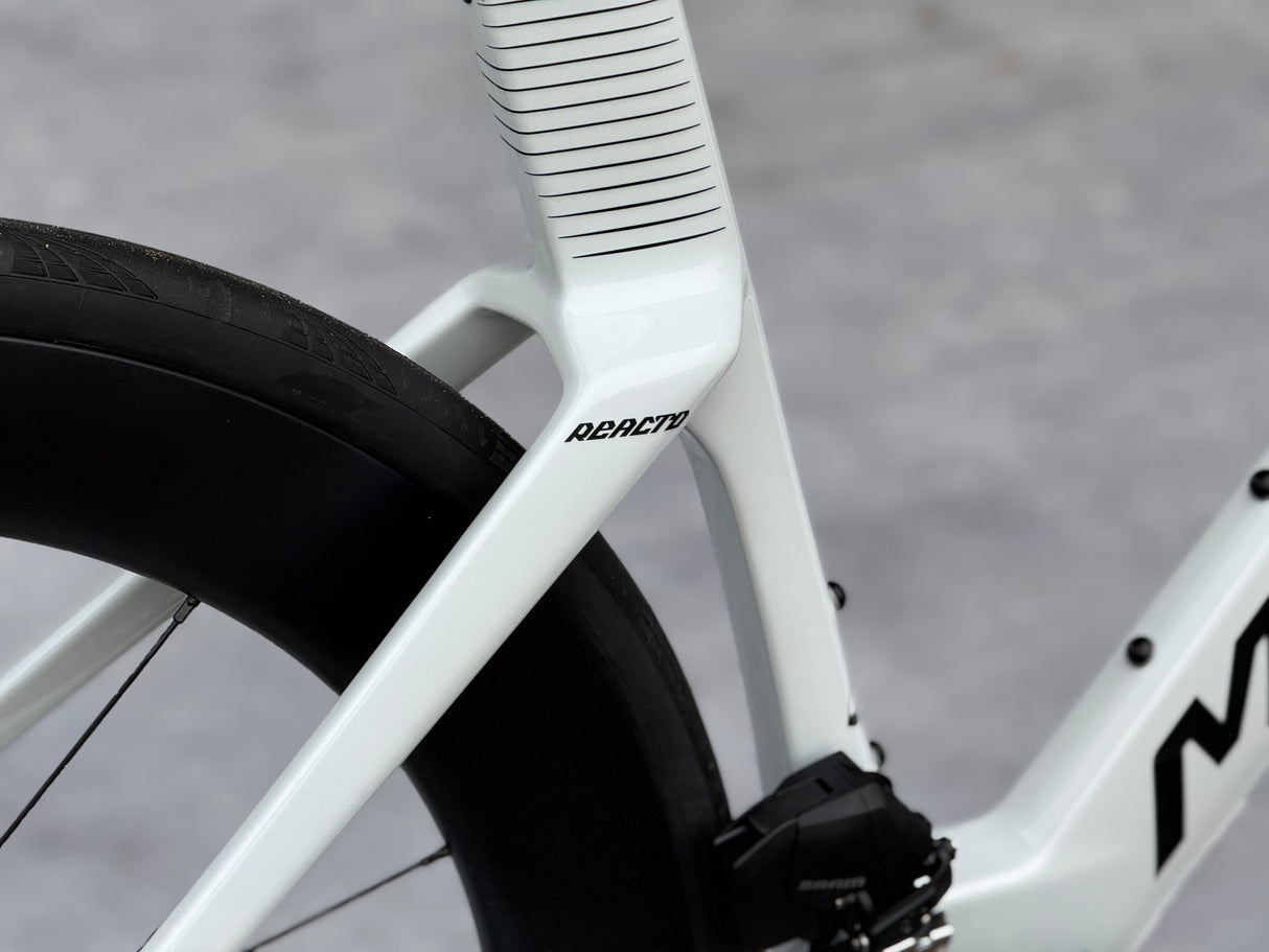 Merida Reacto 7000 Racefiets Carbon Sram (Glossy Pearl White Halo Green)