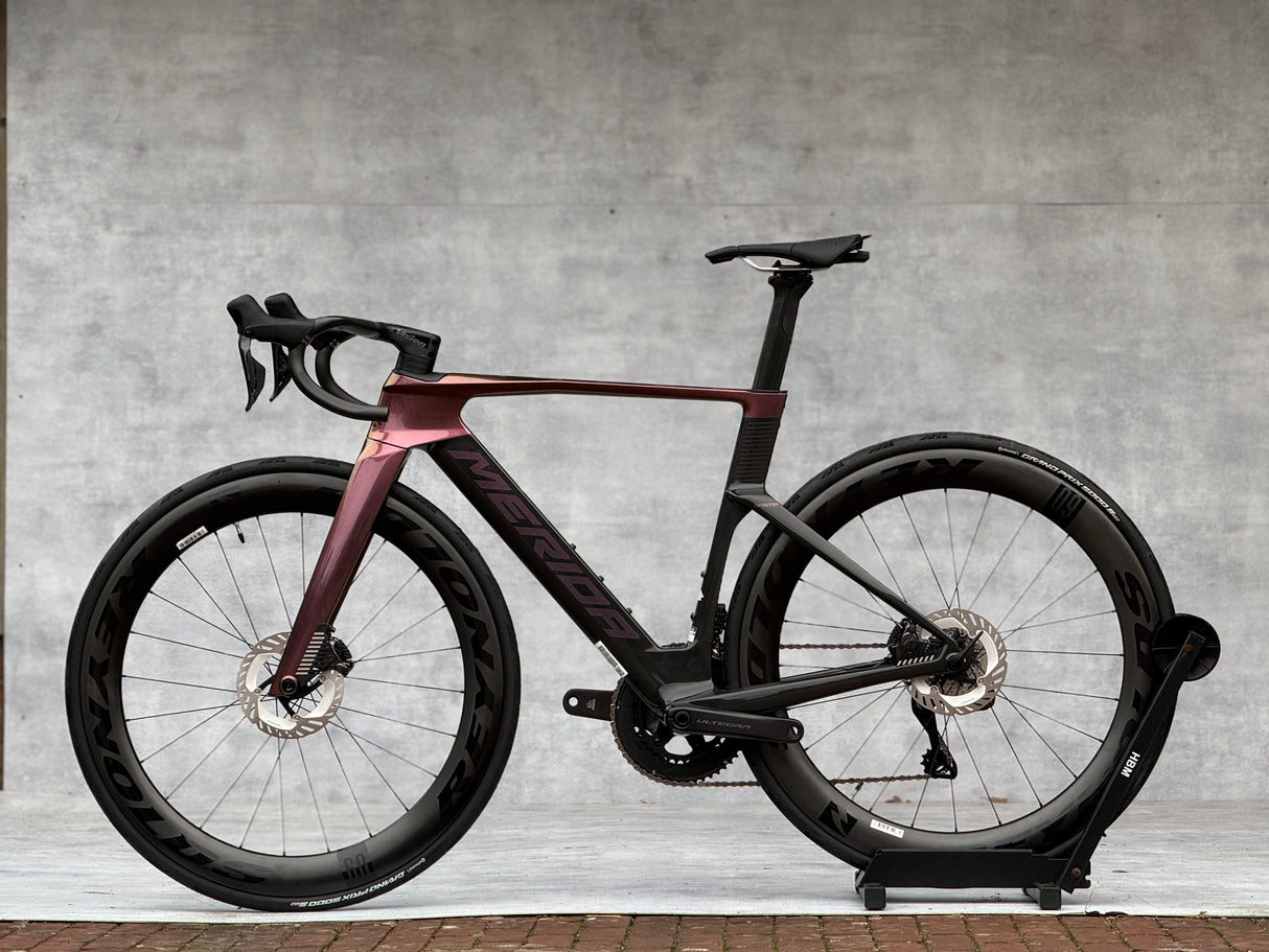 Merida Reacto 8000 Road Bike Carbon Ultegra (Glossy Black/Rainbow Purple)