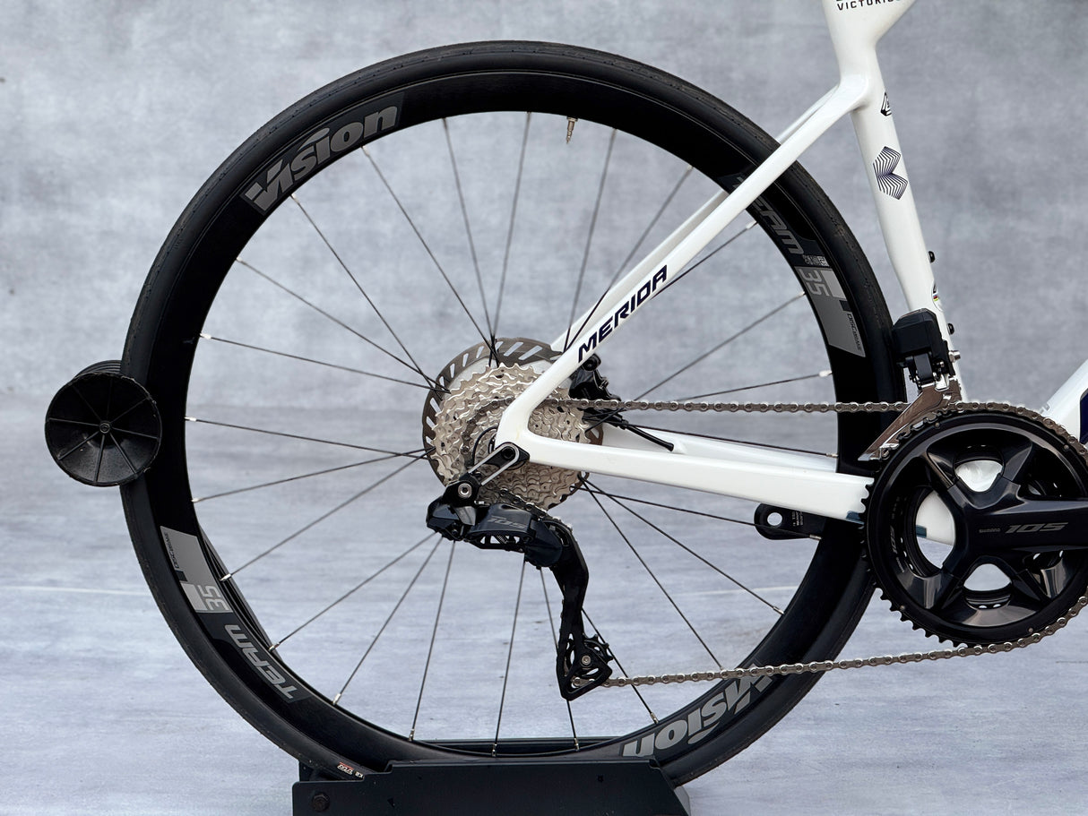 Merida Scultura 5000 Racefiets Carbon 105 Di2 2025