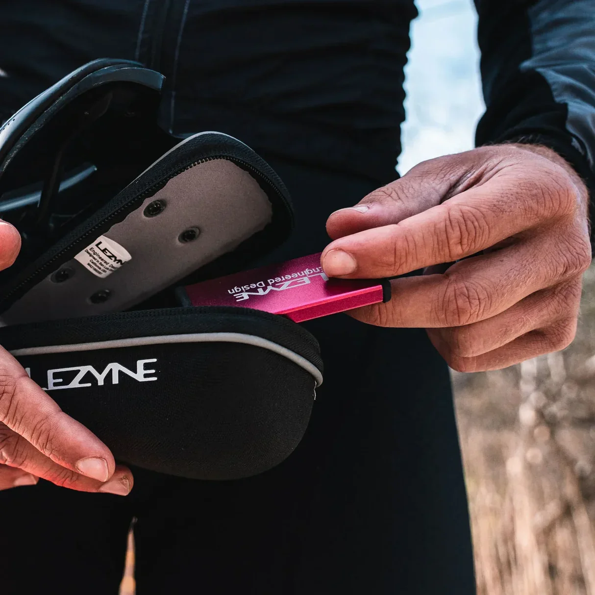 Lezyne Zadeltas Pod Caddy Kit Zwart