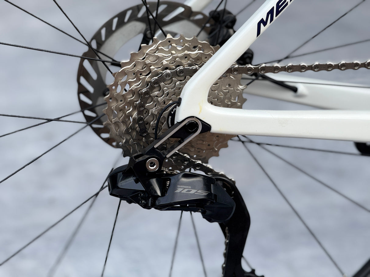 Merida Scultura 5000 Racefiets Carbon 105 Di2 2025