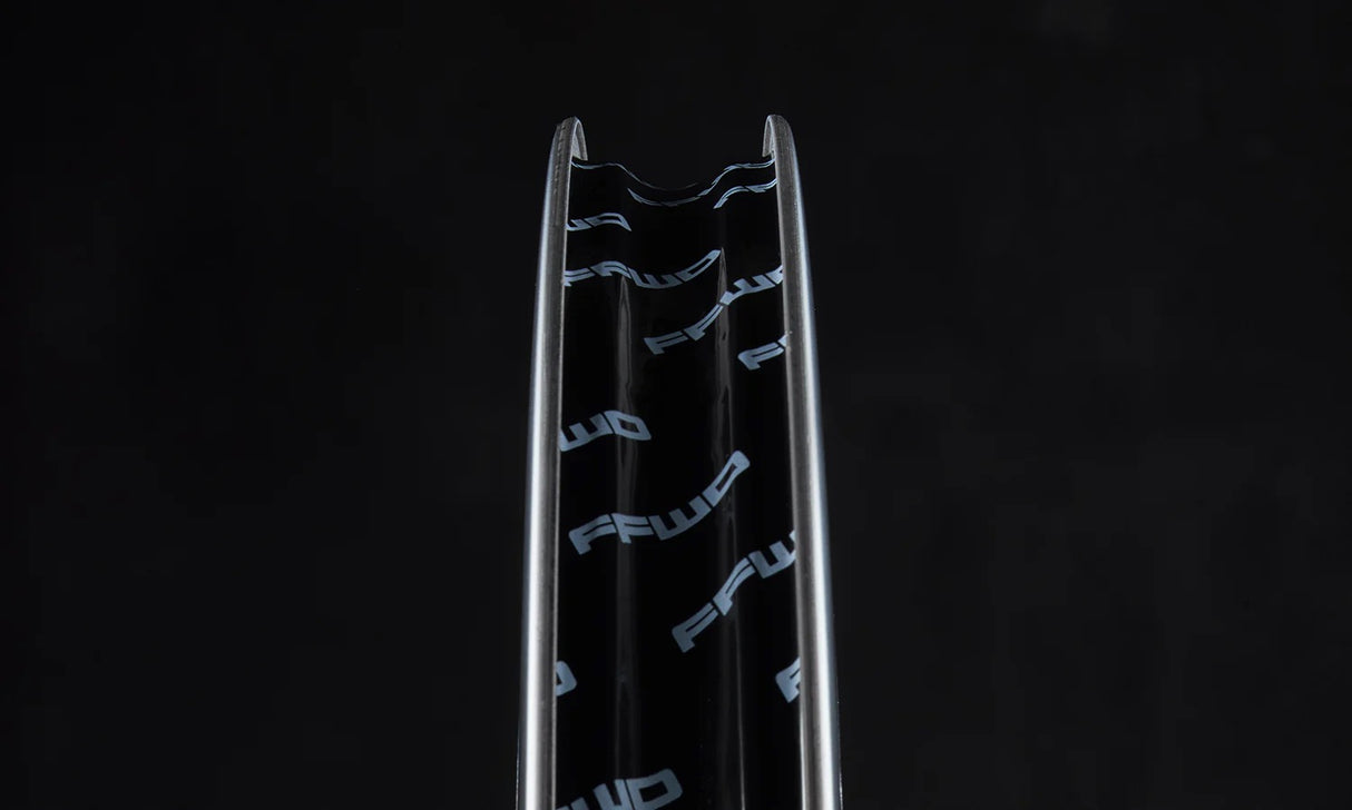 FFWD RYOT 77 Carbon Wielset - Disc - Aero