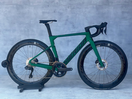 Merida Reacto 8000 Bicicleta de carretera Carbono Ultegra (Negro Brillante/Púrpura Arcoíris)