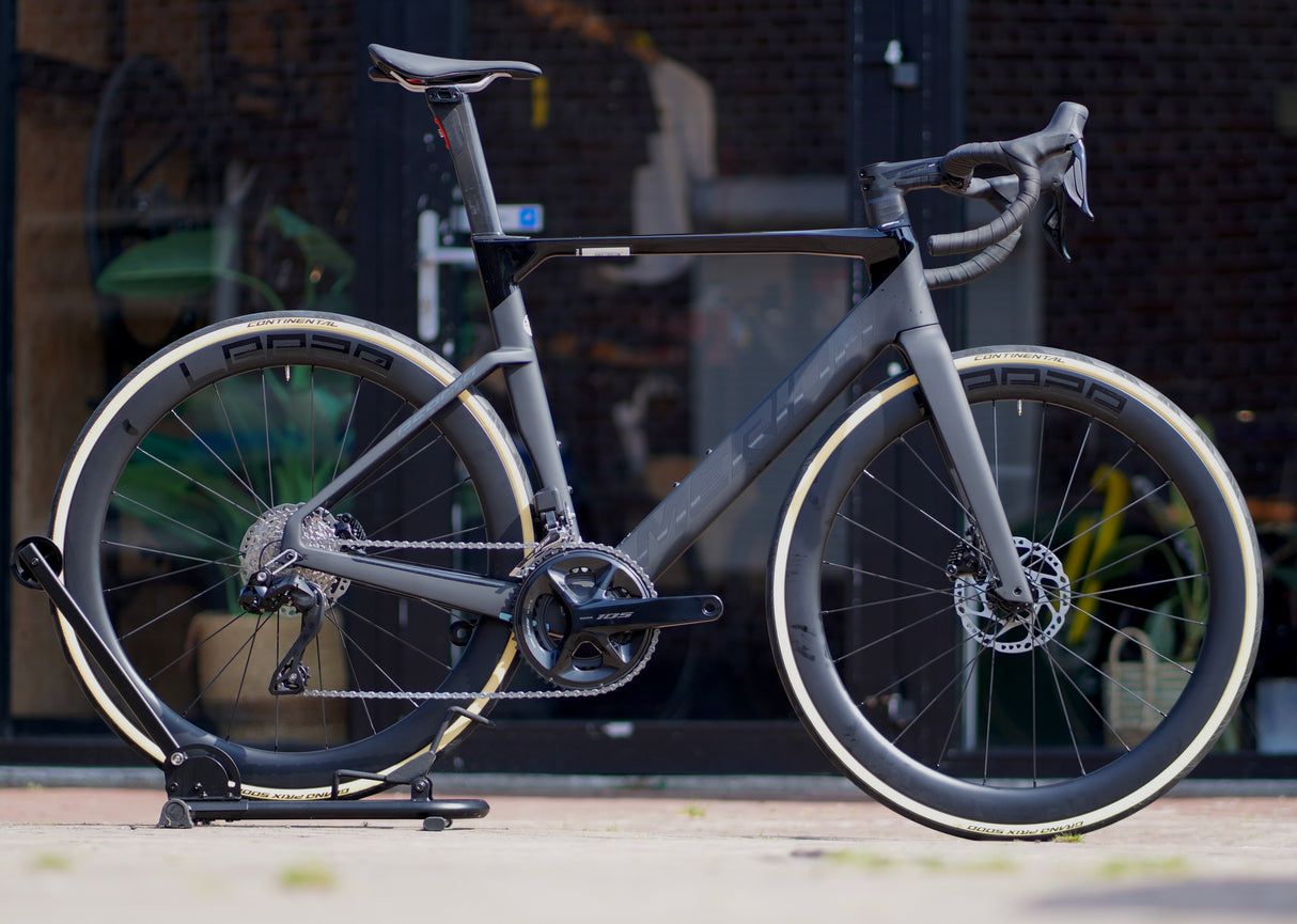Merida reacto 6000 2024 Di2 met carbon wielen, elektrisch schakelen aero racefiets 